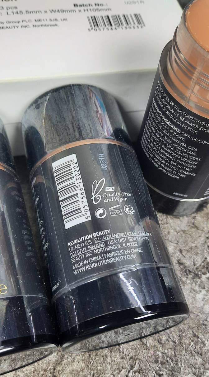 REVOLUTION PRO BLUR STICK