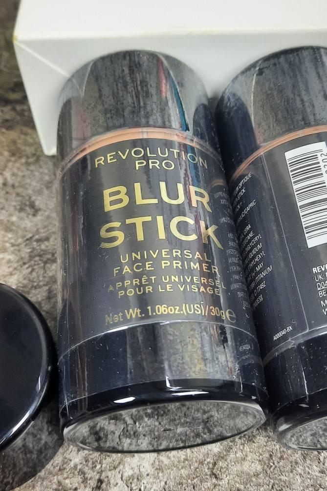 REVOLUTION PRO BLUR STICK