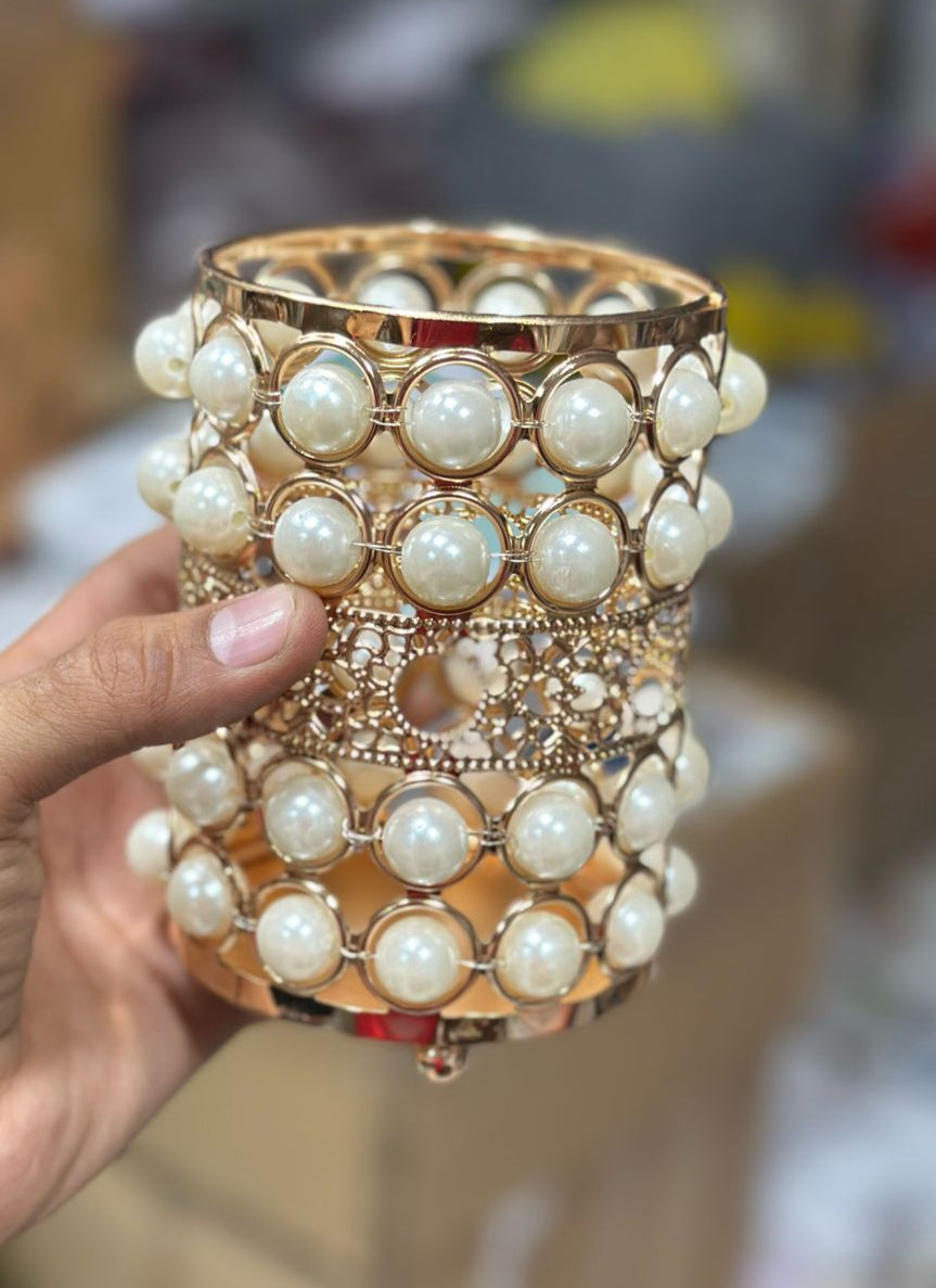 Pearls Brush Holder