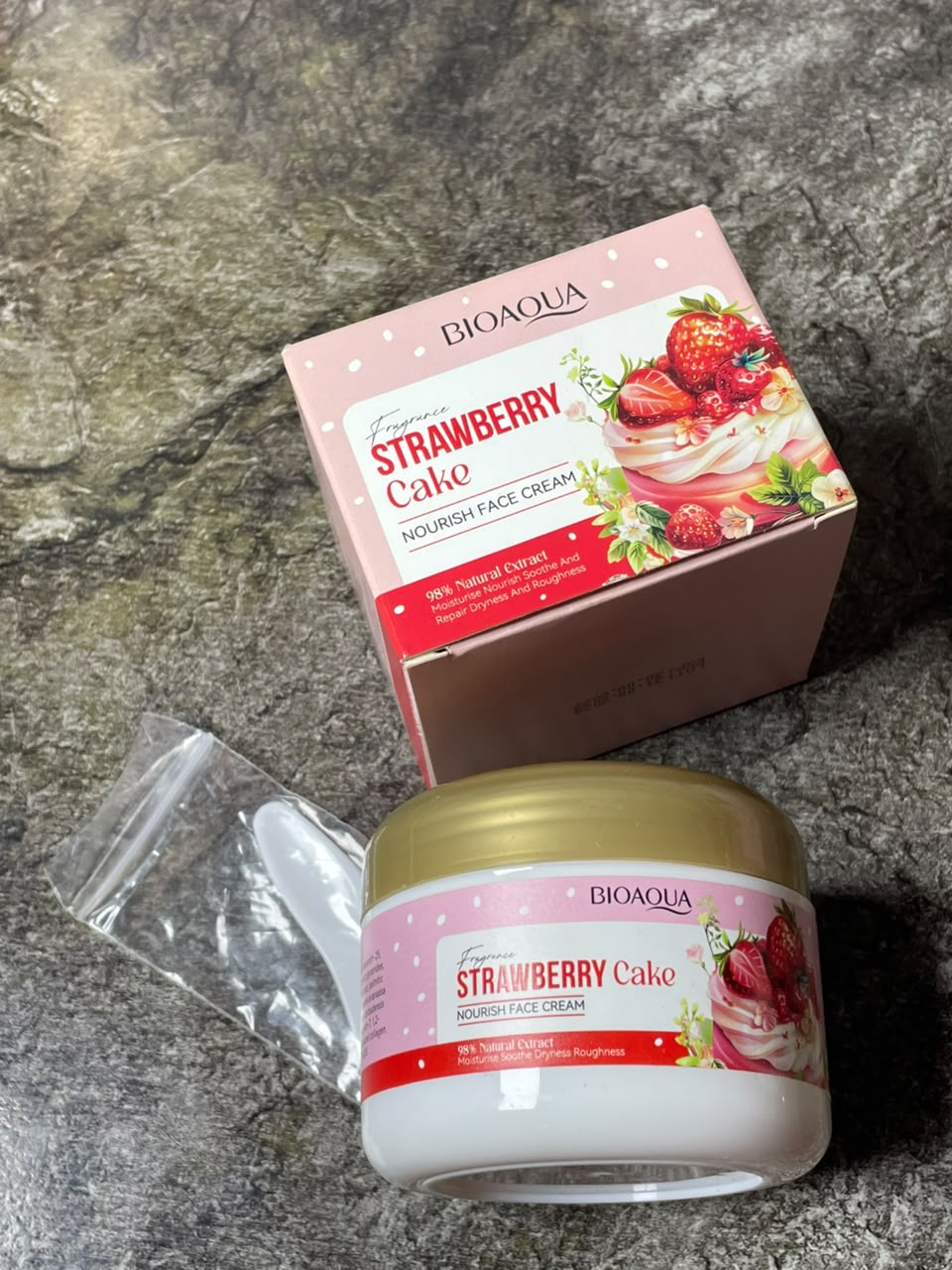BIOAQUA STRAWBERRY CAKE CREAM ONLY 1PC