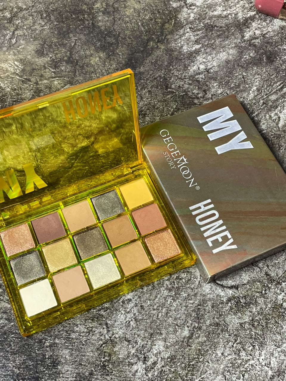 GEGE MOON PALETTE ONE TIME SWATCH ONLY 3PC