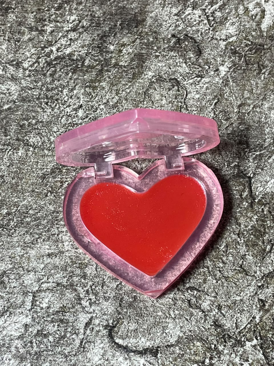 MOCULLRE HEART BLUSH ONE TIME SWATCH ONLY 1PC